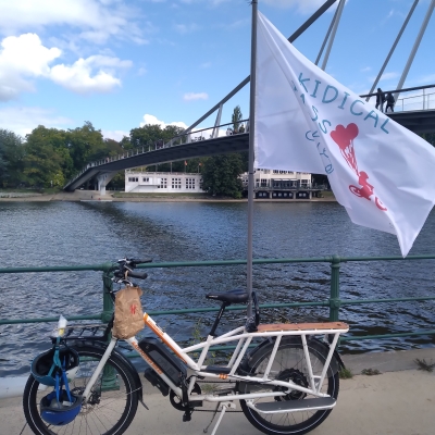PREMIÈRE KIDICAL MASS DE LIÈGE : NOS ENFANTS ONT REVENDIQUÉ UNE VILLE APAISÉE