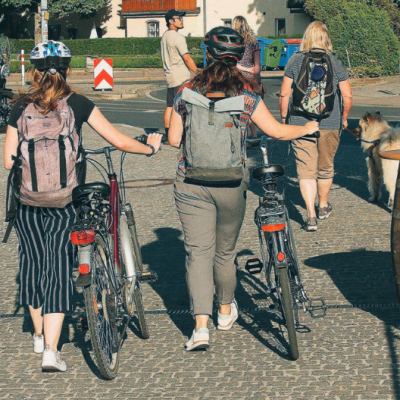 De l’Opéra à l'Esplanade St Léonard, des déplacements à vélo à l’allure du pas ou “pieds à terre”?